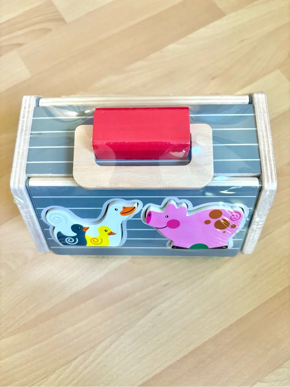 Melissa & Doug Take-Along Wooden Toy Barn with Farm Animals Shape Sorter *NEW*